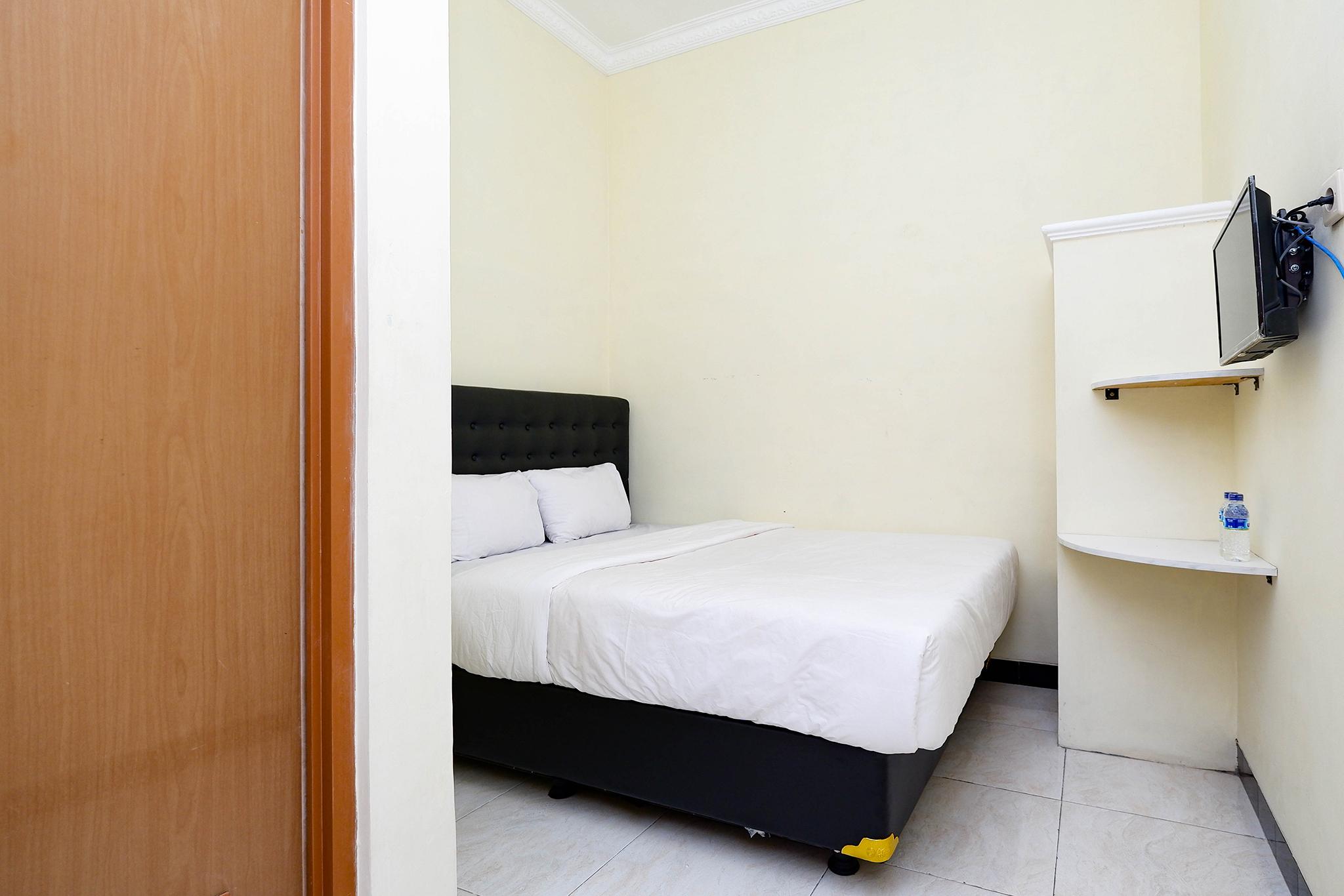 Super Oyo Capital O 2258 Santana Syariah Guest House 카르토수로 외부 사진