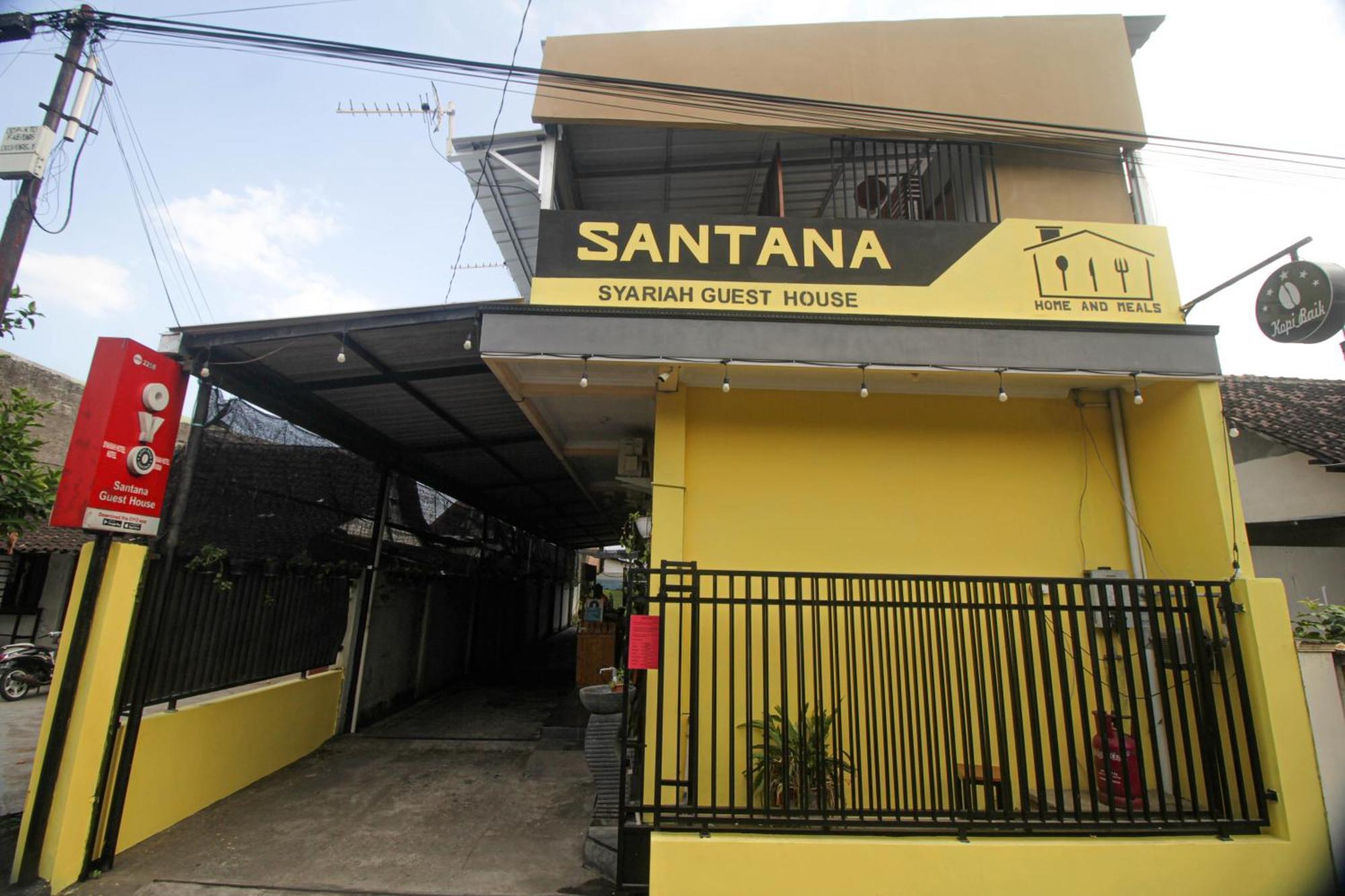 Super Oyo Capital O 2258 Santana Syariah Guest House 카르토수로 외부 사진